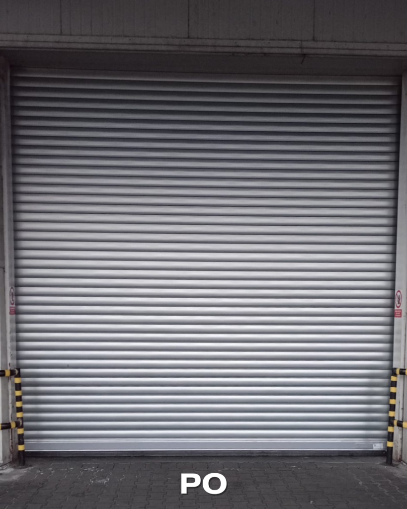 brama przemysłowa rolowana po montażu